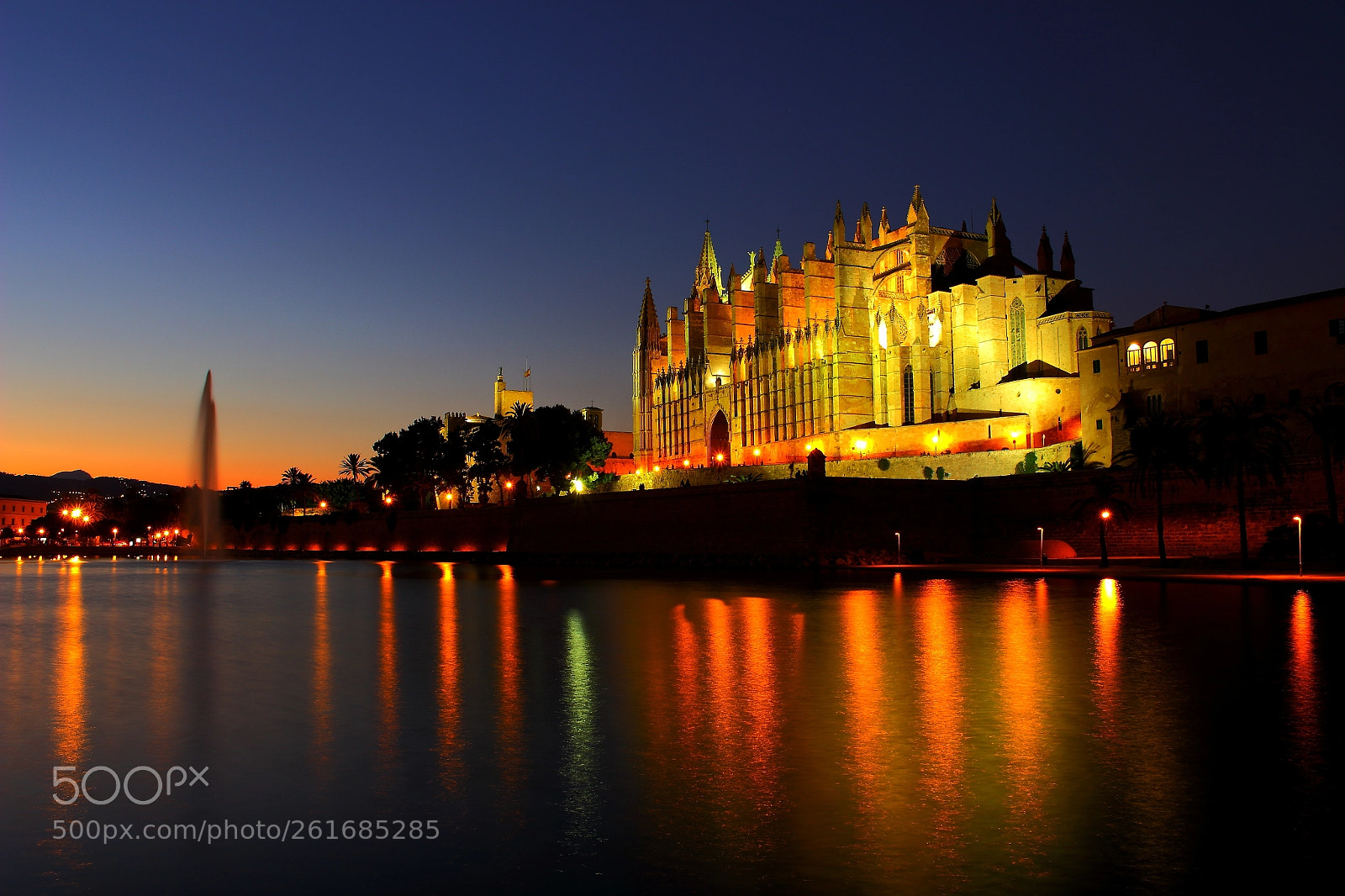 Canon EOS 100D (EOS Rebel SL1 / EOS Kiss X7) sample photo. Cathedral night palma de photography