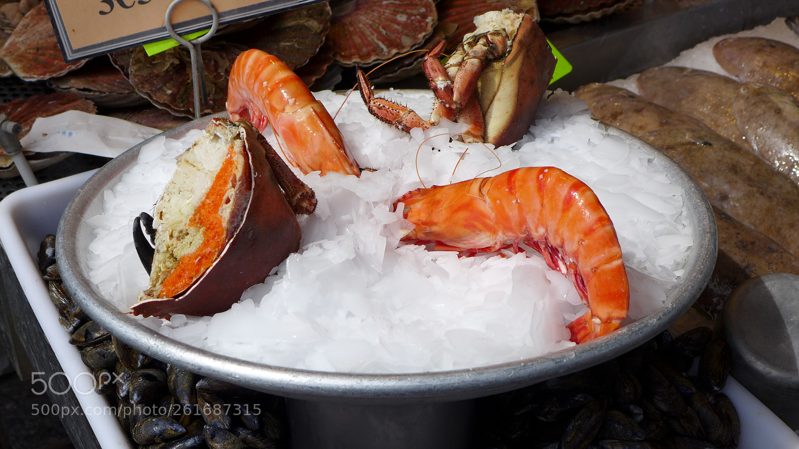 Leica D-Lux 6 sample photo. Local market, local seafood photography