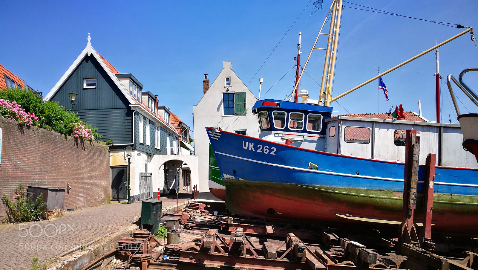 HUAWEI P9 sample photo. Ship yard urk netherland photography