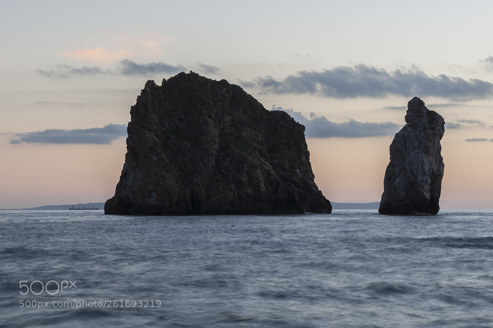 Canon EOS-1D Mark III sample photo. Large rocks against the photography