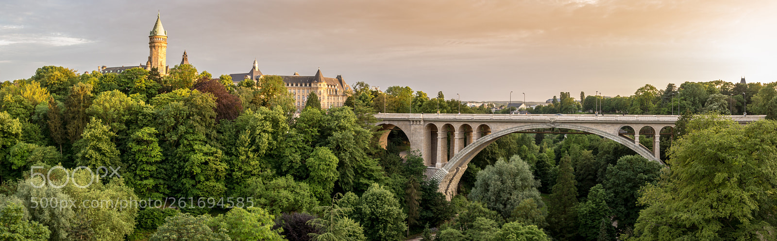 Canon EOS 600D (Rebel EOS T3i / EOS Kiss X5) sample photo. Sunset on luxembourg city photography