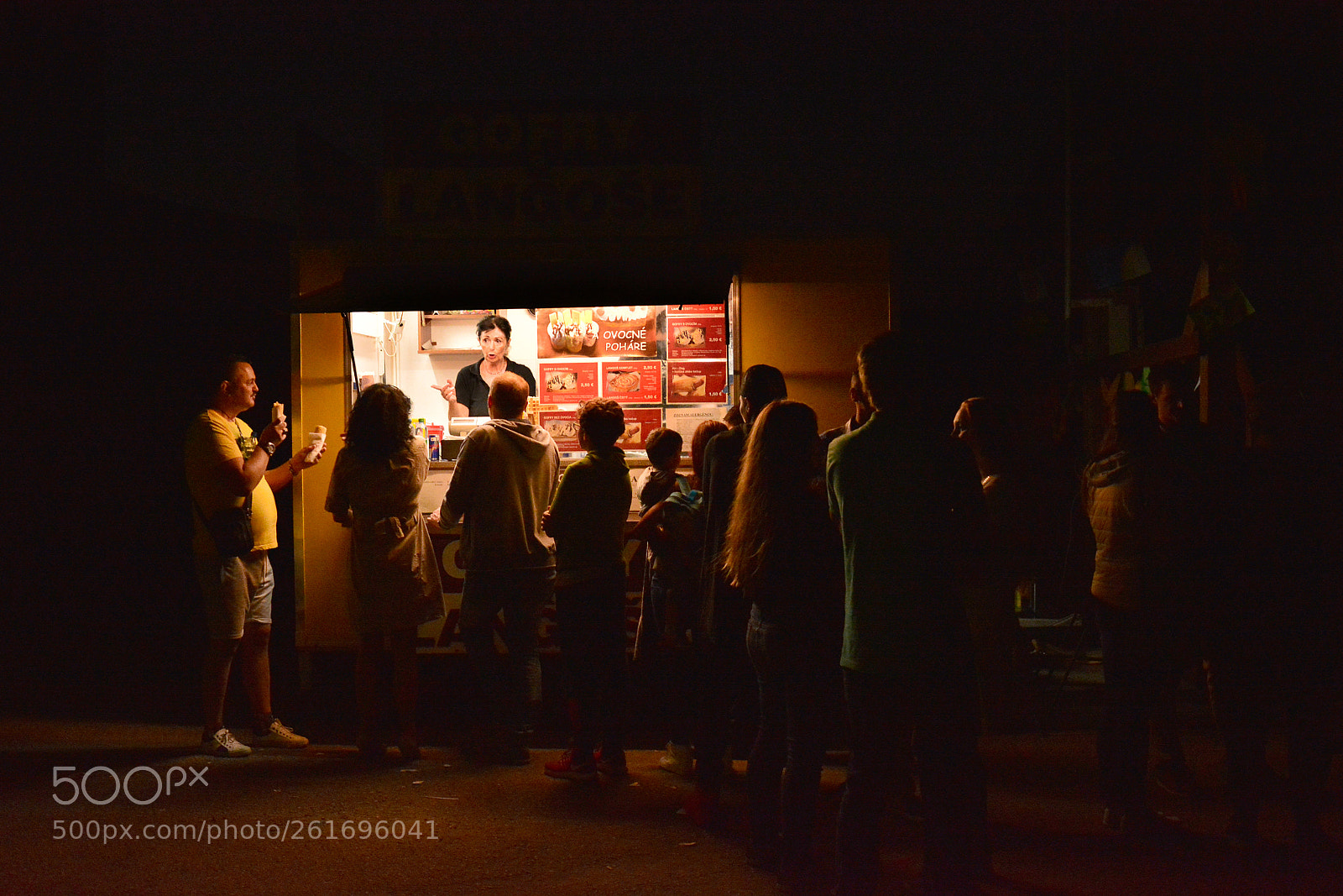 Nikon D5200 sample photo. Night hungry photography