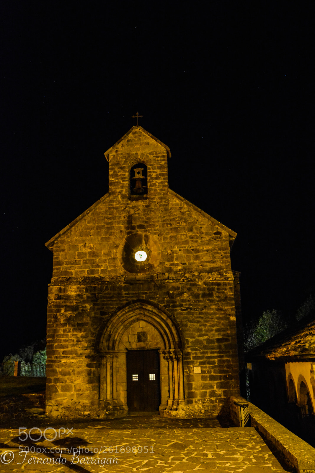 Nikon D7100 sample photo. Roncesvalles iglesis de noche photography