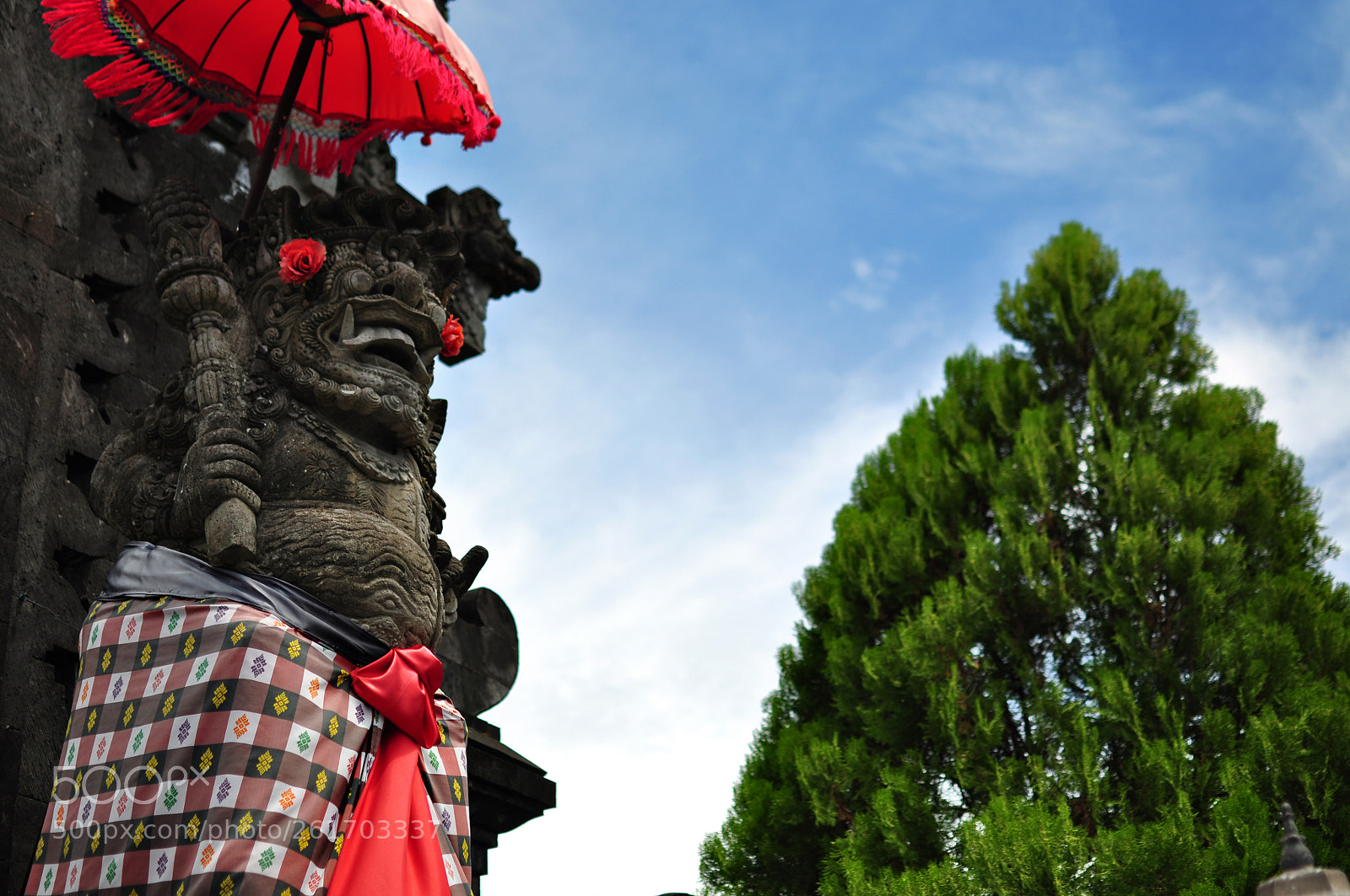 Nikon D5000 sample photo. A guardian statue photography