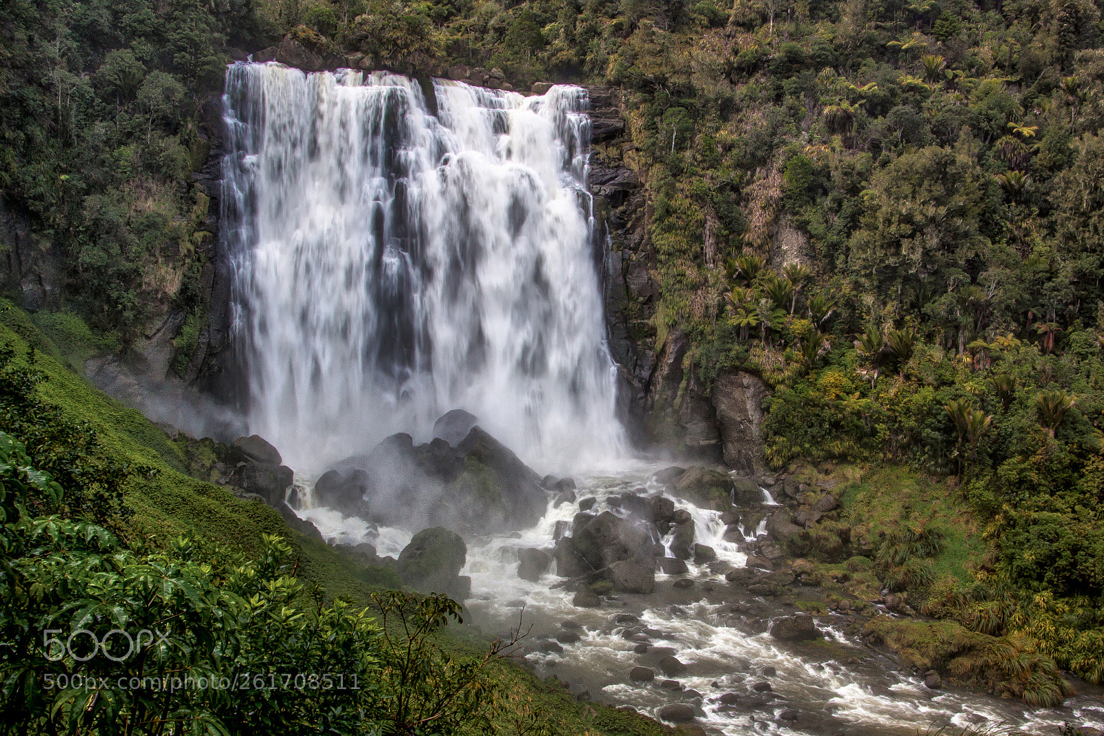 Canon EOS 50D sample photo. Marakopa falls photography