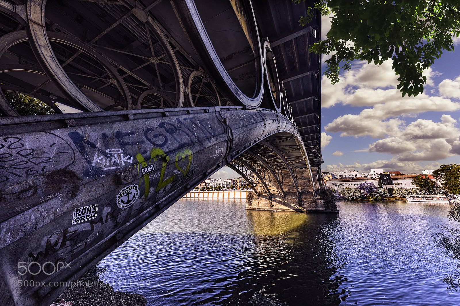 Canon EOS 5D Mark IV sample photo. Puente de triana, sevilla photography