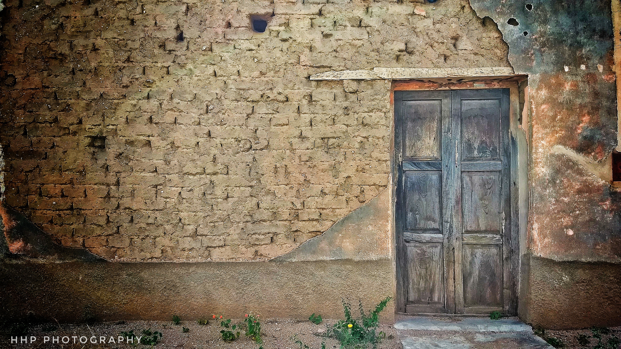 Motorola Moto G (5) Plus sample photo. Old wall photography