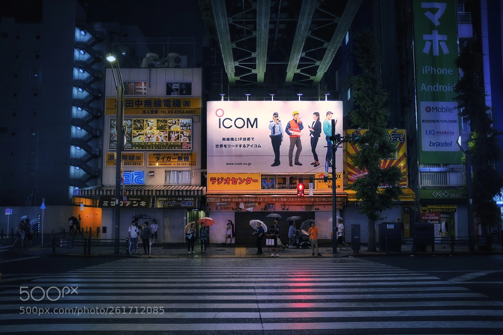 Fujifilm X100F sample photo. Crosswalk photography
