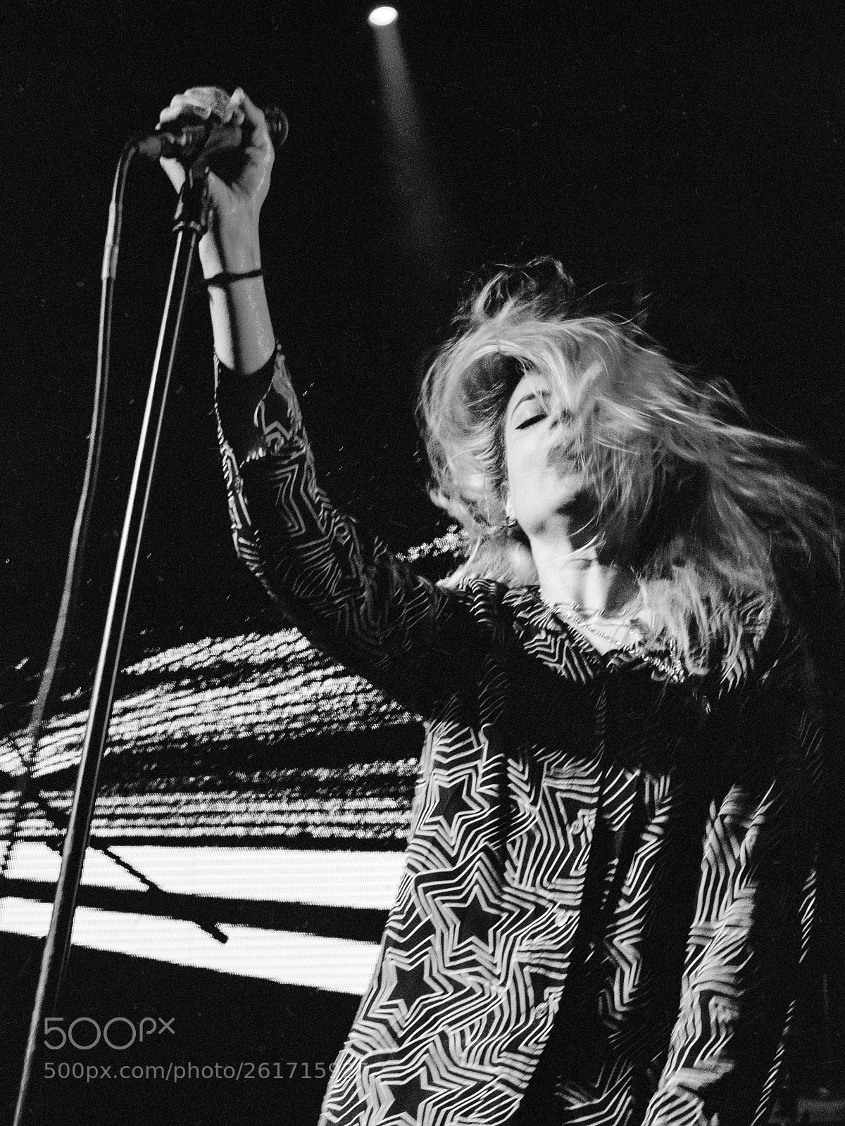 Fujifilm X-T2 sample photo. Alison mosshart photography
