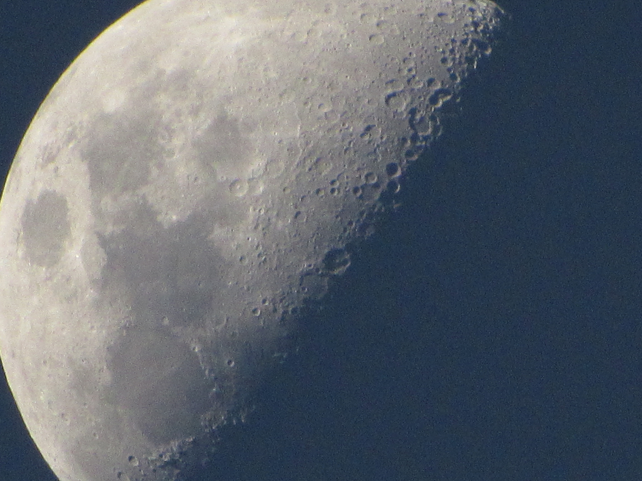 Canon PowerShot SX520 HS sample photo. Moon photography