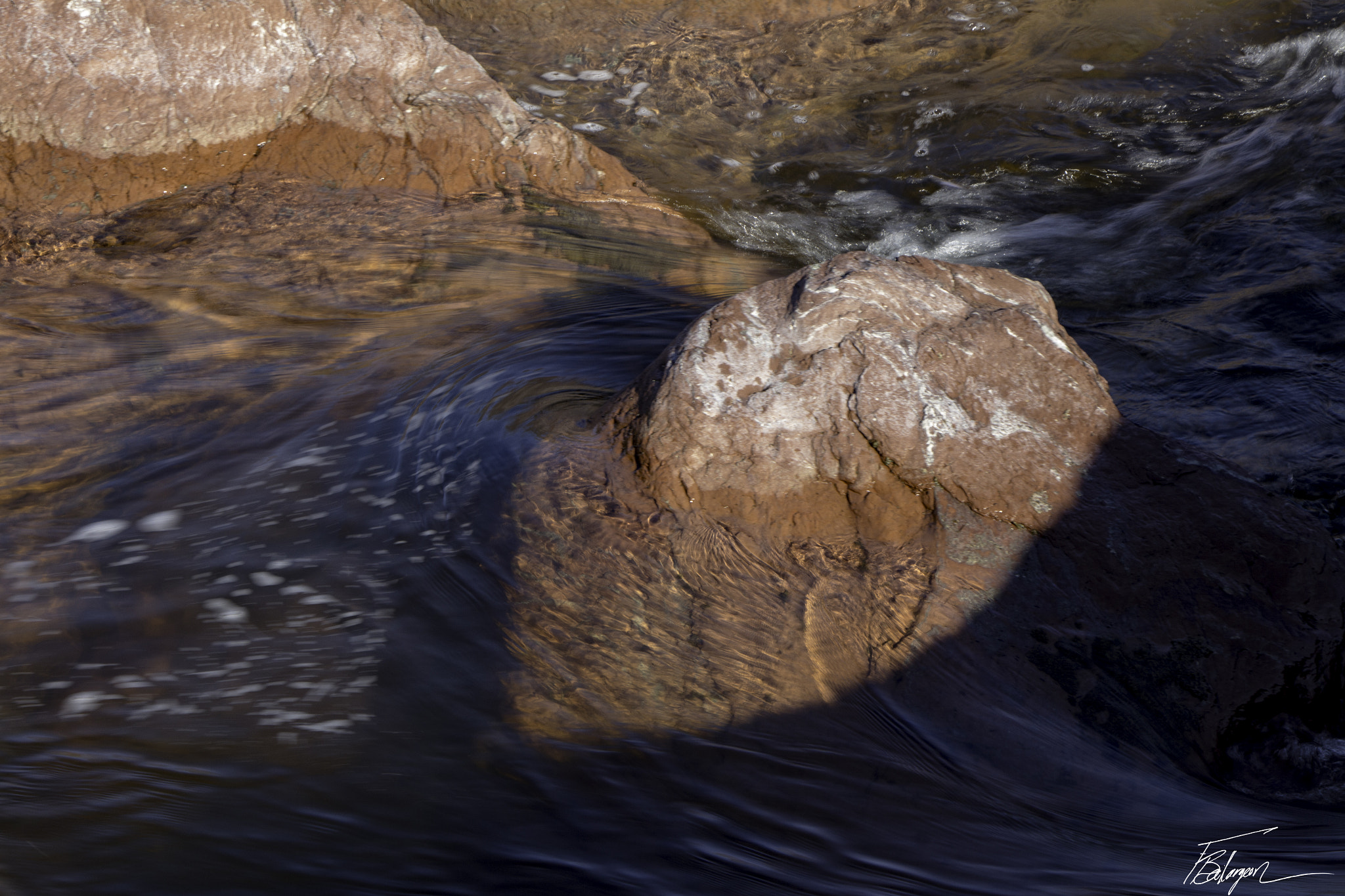 Canon EOS 650D (EOS Rebel T4i / EOS Kiss X6i) sample photo. Red rock and blue water photography