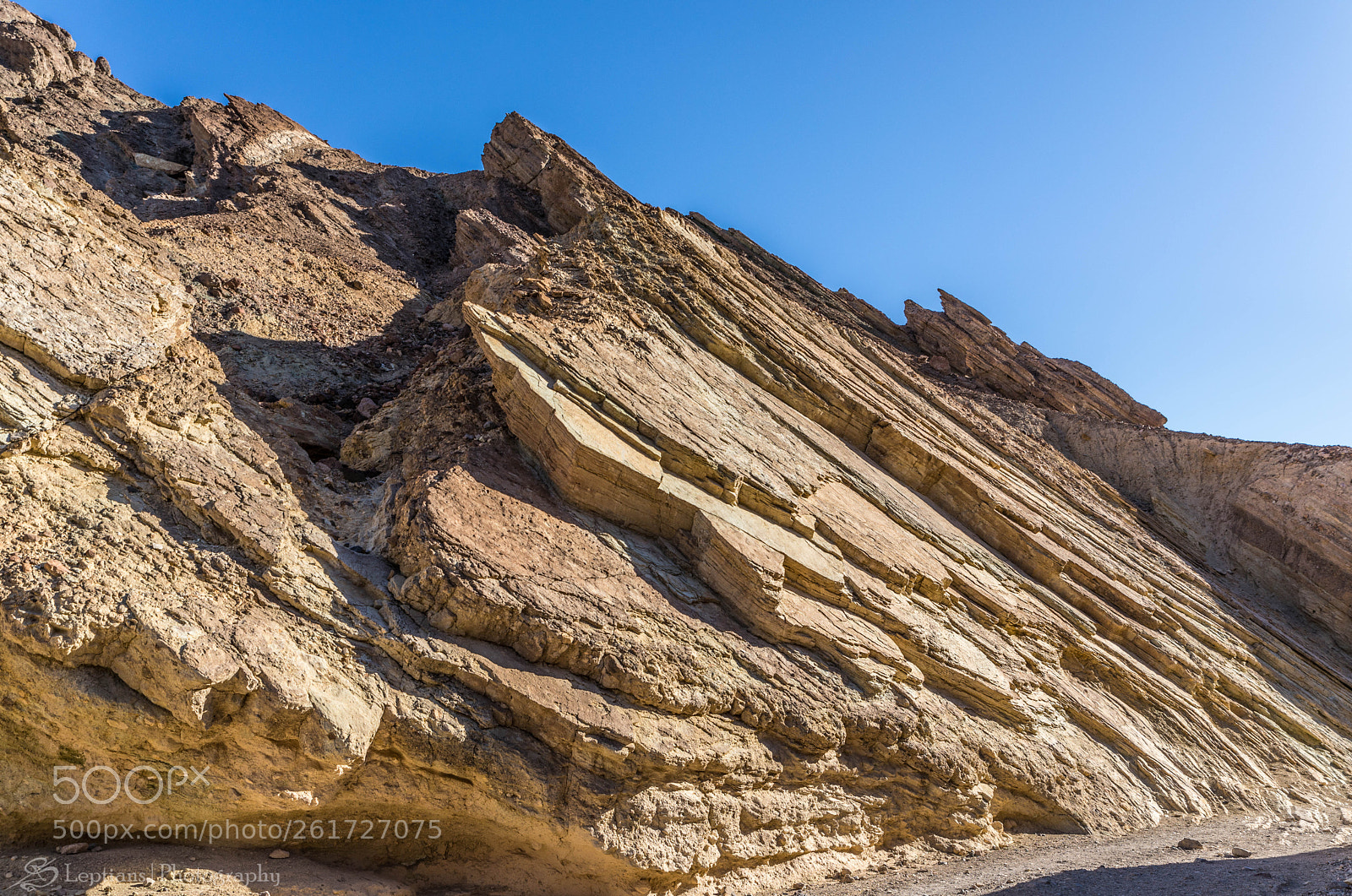 Canon EOS 5D Mark IV sample photo. Slanted rocks at golden photography