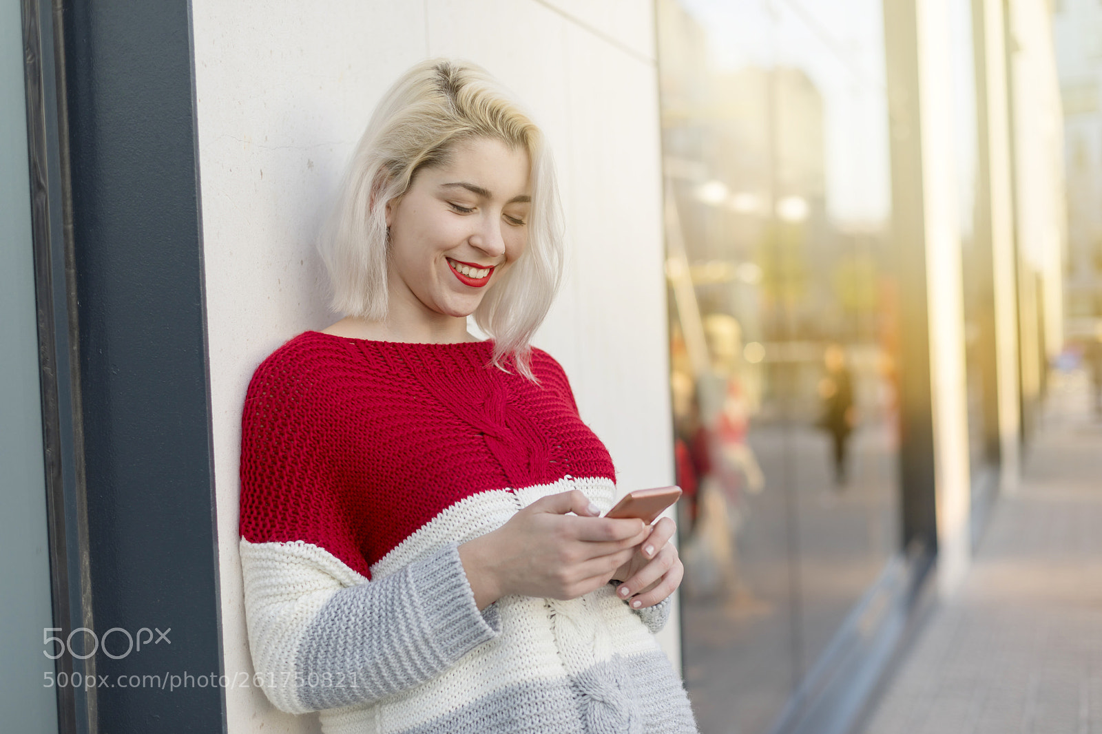 Canon EOS 5D Mark IV sample photo. Beautiful woman writing a photography