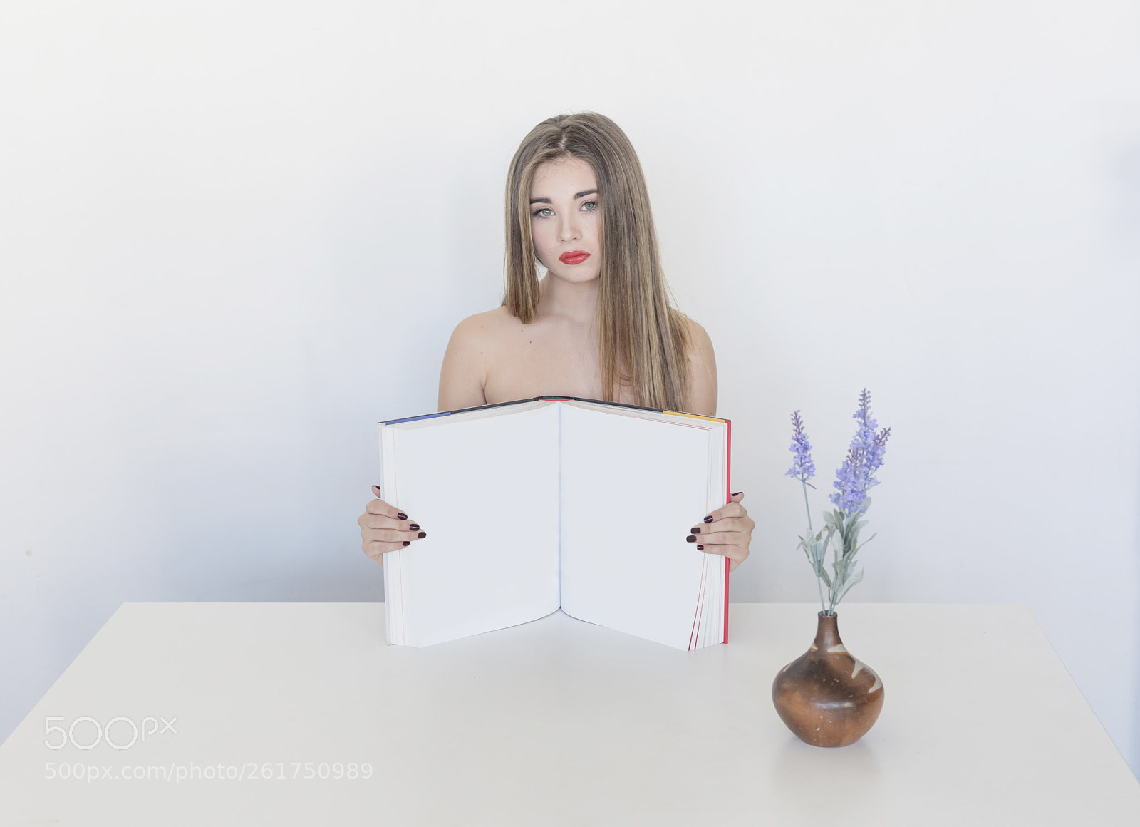 Canon EOS 5D Mark IV sample photo. Beautiful woman showing a photography