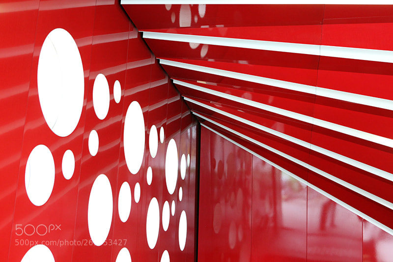 Canon EOS 5D Mark II sample photo. Flashing red subway station photography