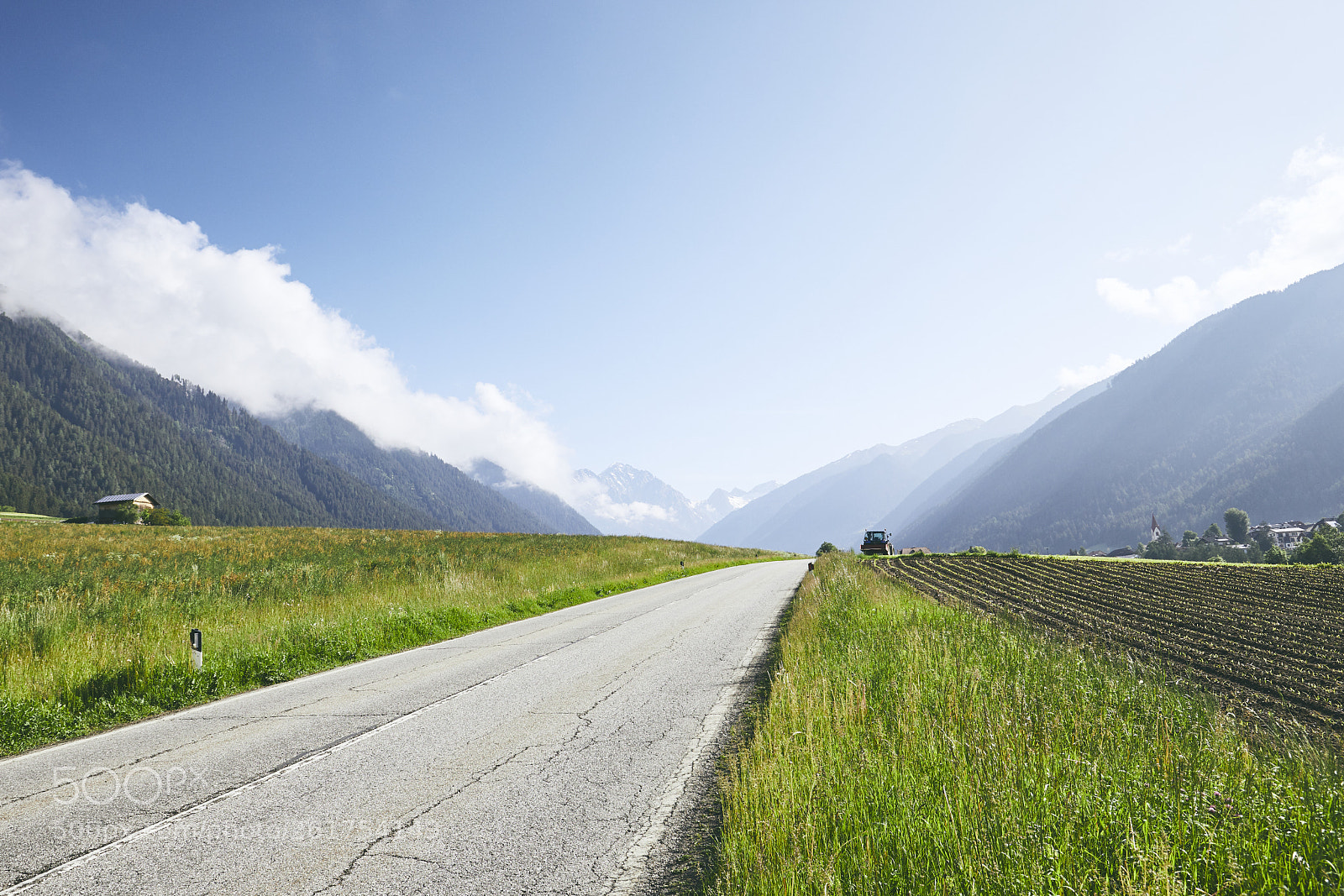 Canon EOS 5D Mark IV sample photo. Empty road to mountains photography