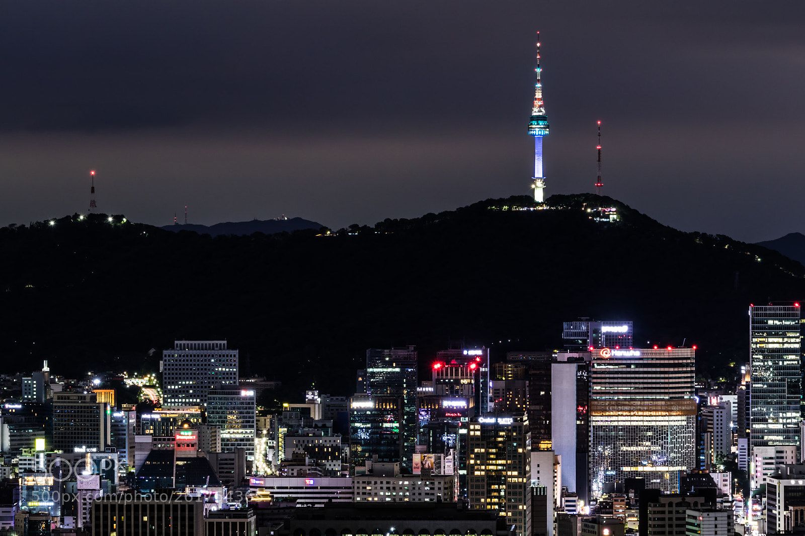 Canon EOS 800D (EOS Rebel T7i / EOS Kiss X9i) sample photo. The night of seoul photography