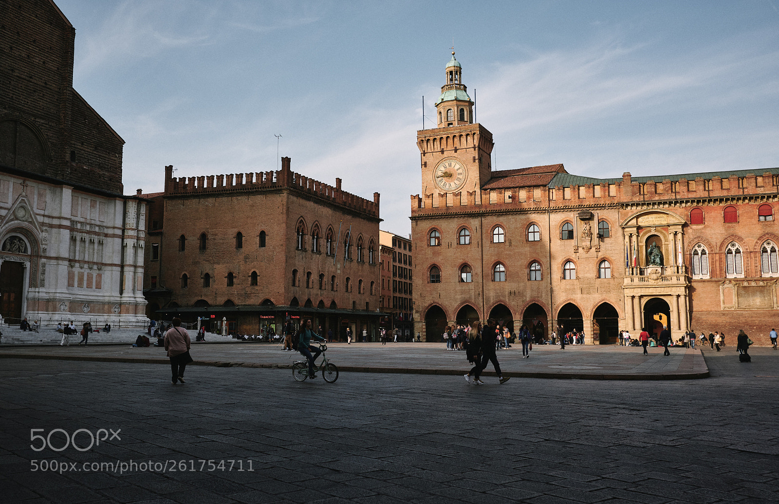 Fujifilm X-T2 sample photo. Piazza maggiore photography