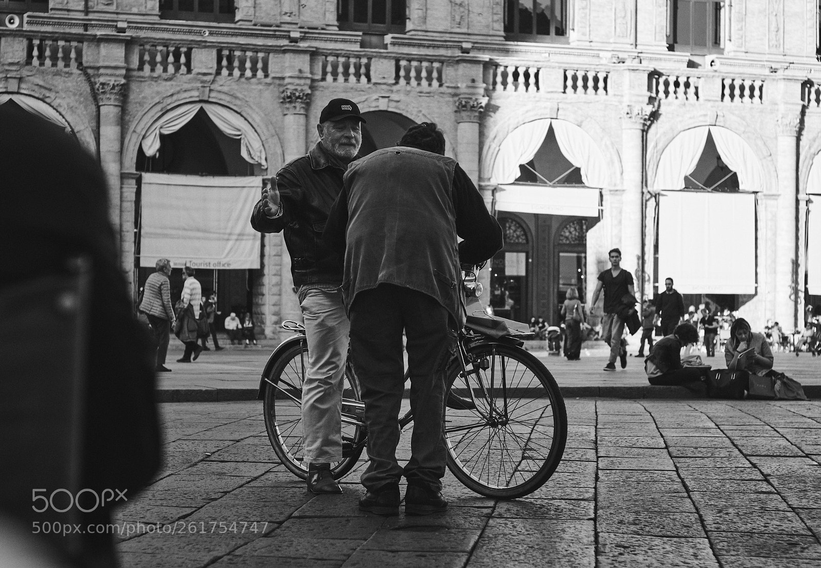 Fujifilm X-T2 sample photo. Bologna daily life photography