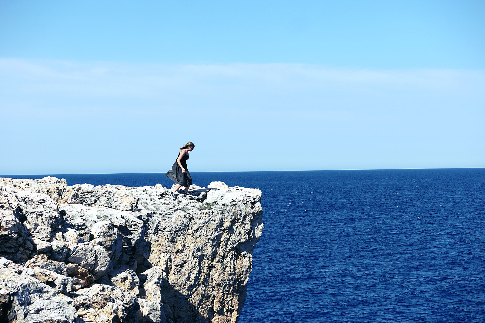 Samsung NX500 sample photo. Cliff walk photography