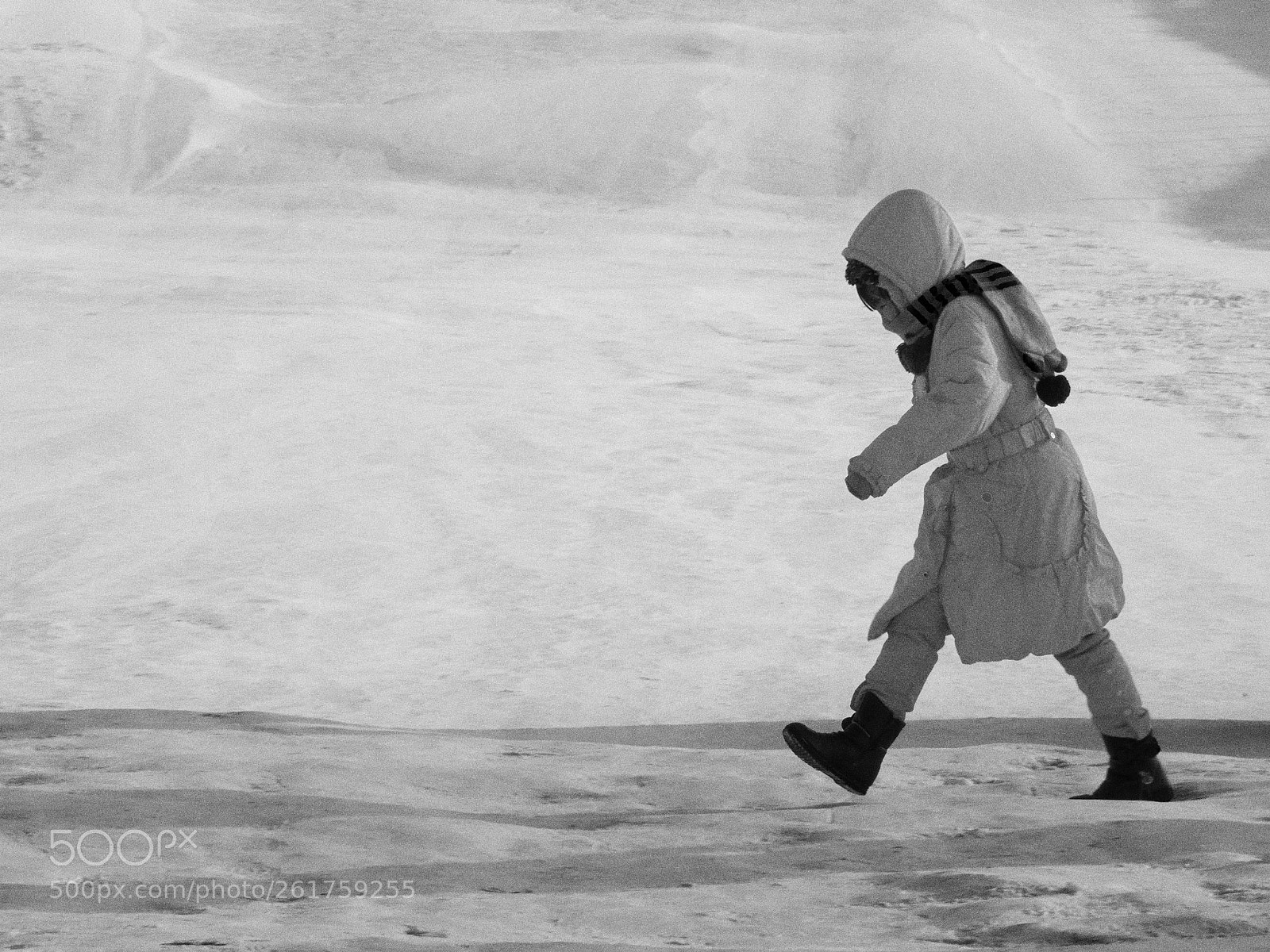 Olympus OM-D E-M1 sample photo. A little girl walking photography