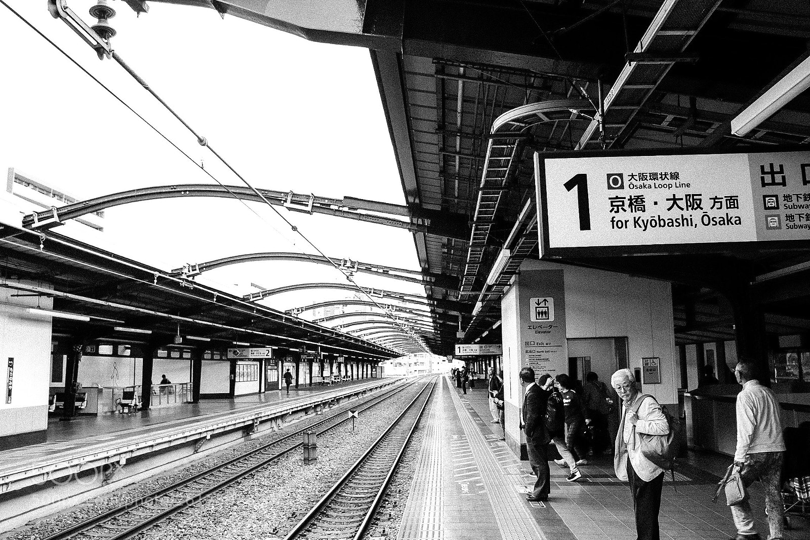 Canon EOS 800D (EOS Rebel T7i / EOS Kiss X9i) sample photo. Kyōbashi photography