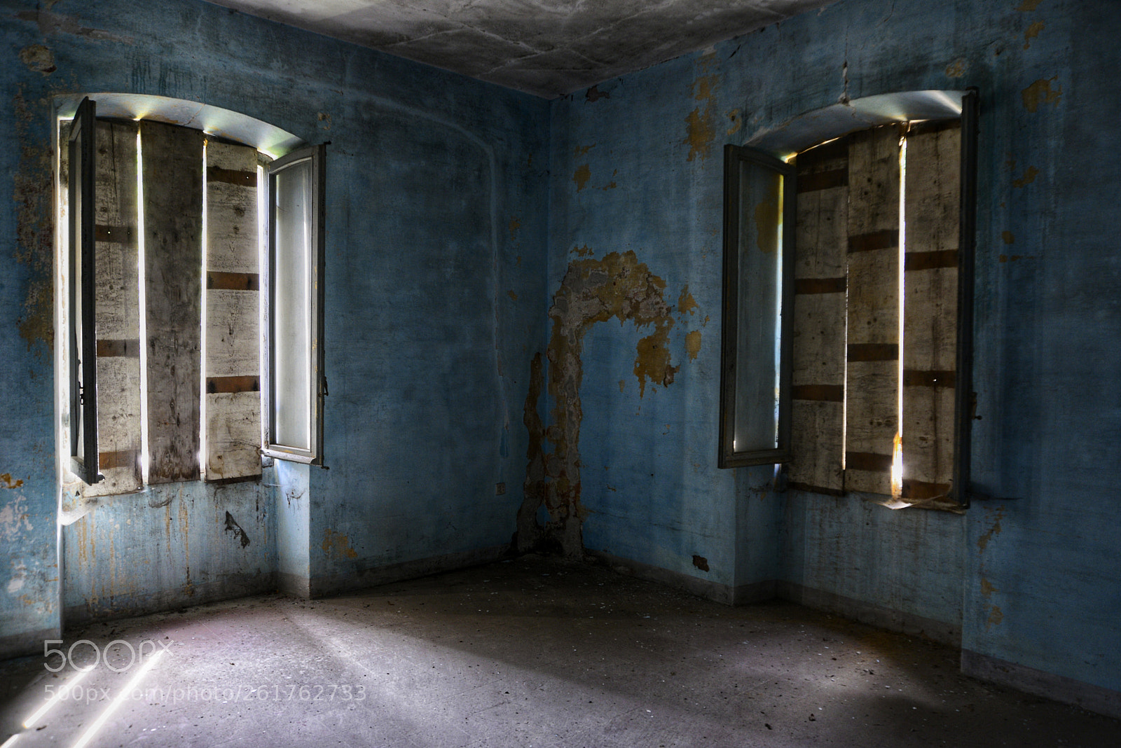 Nikon D610 sample photo. The blue room photography