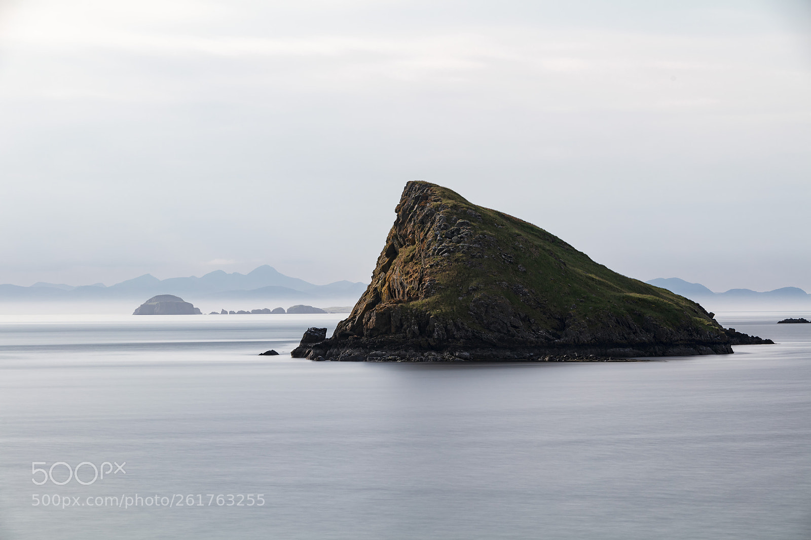 Canon EOS 5DS R sample photo. Duntulm rock photography
