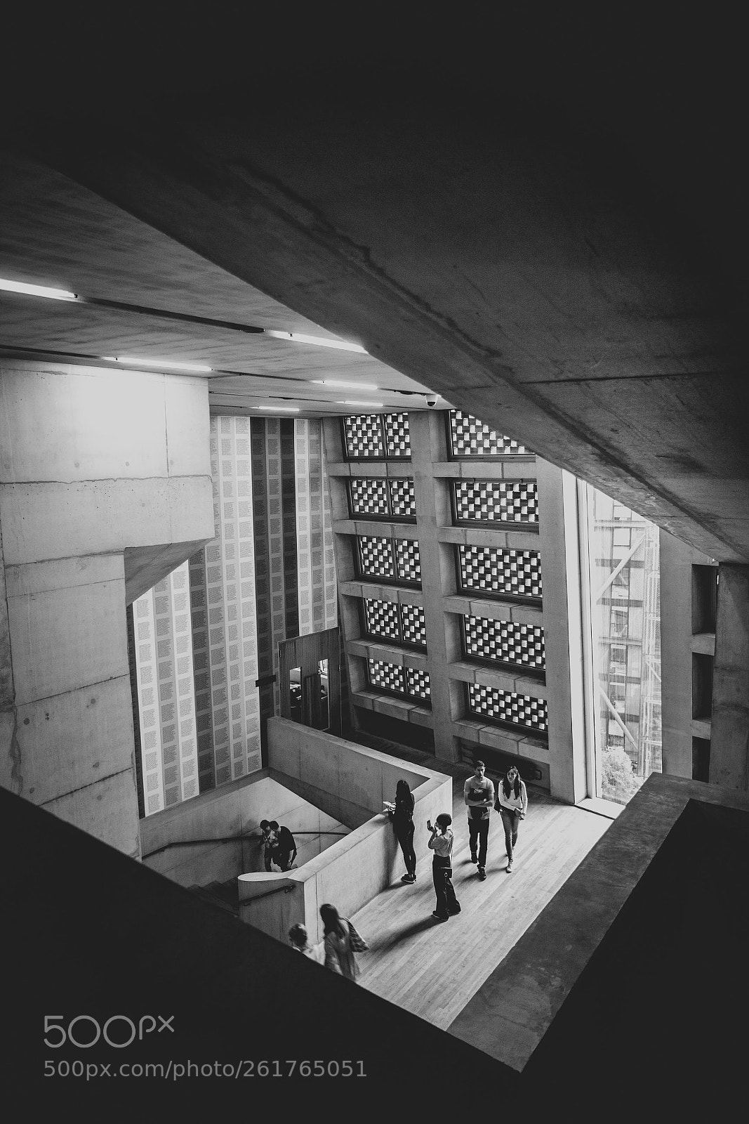 Canon EOS-1Ds Mark II sample photo. Tate modern stairwell photography