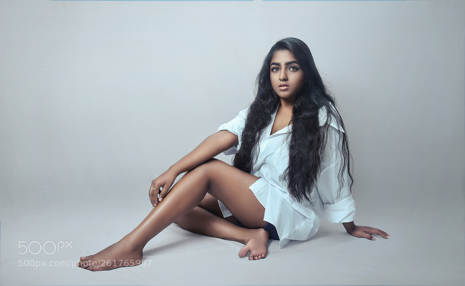 Nikon D750 sample photo. White backdrop with girl photography