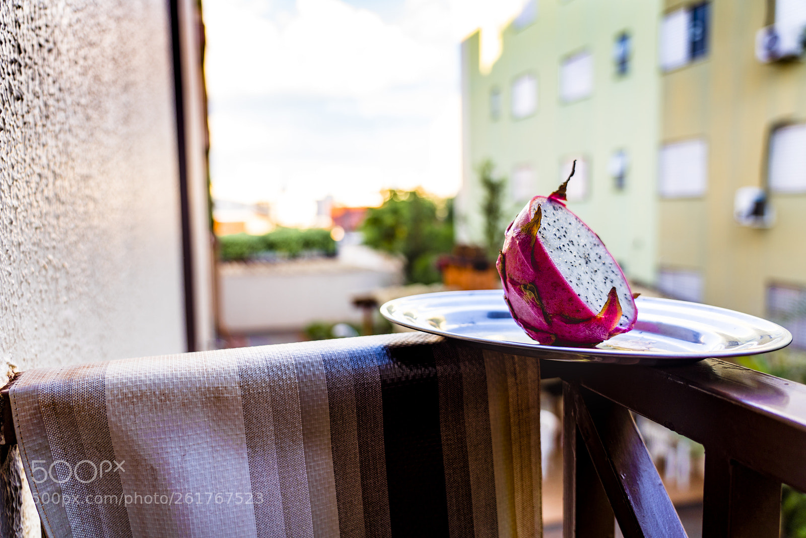Sony a7R III sample photo. Dragon fruit chopped in photography