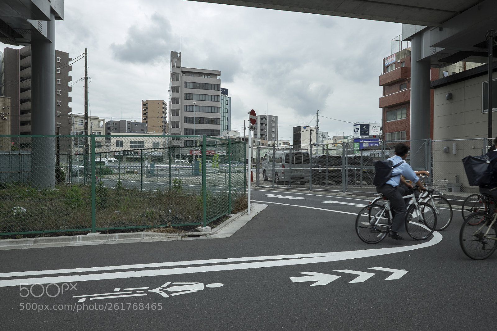 Fujifilm X-T1 sample photo. Tokyo.大田区蒲田　京急線高架下から photography