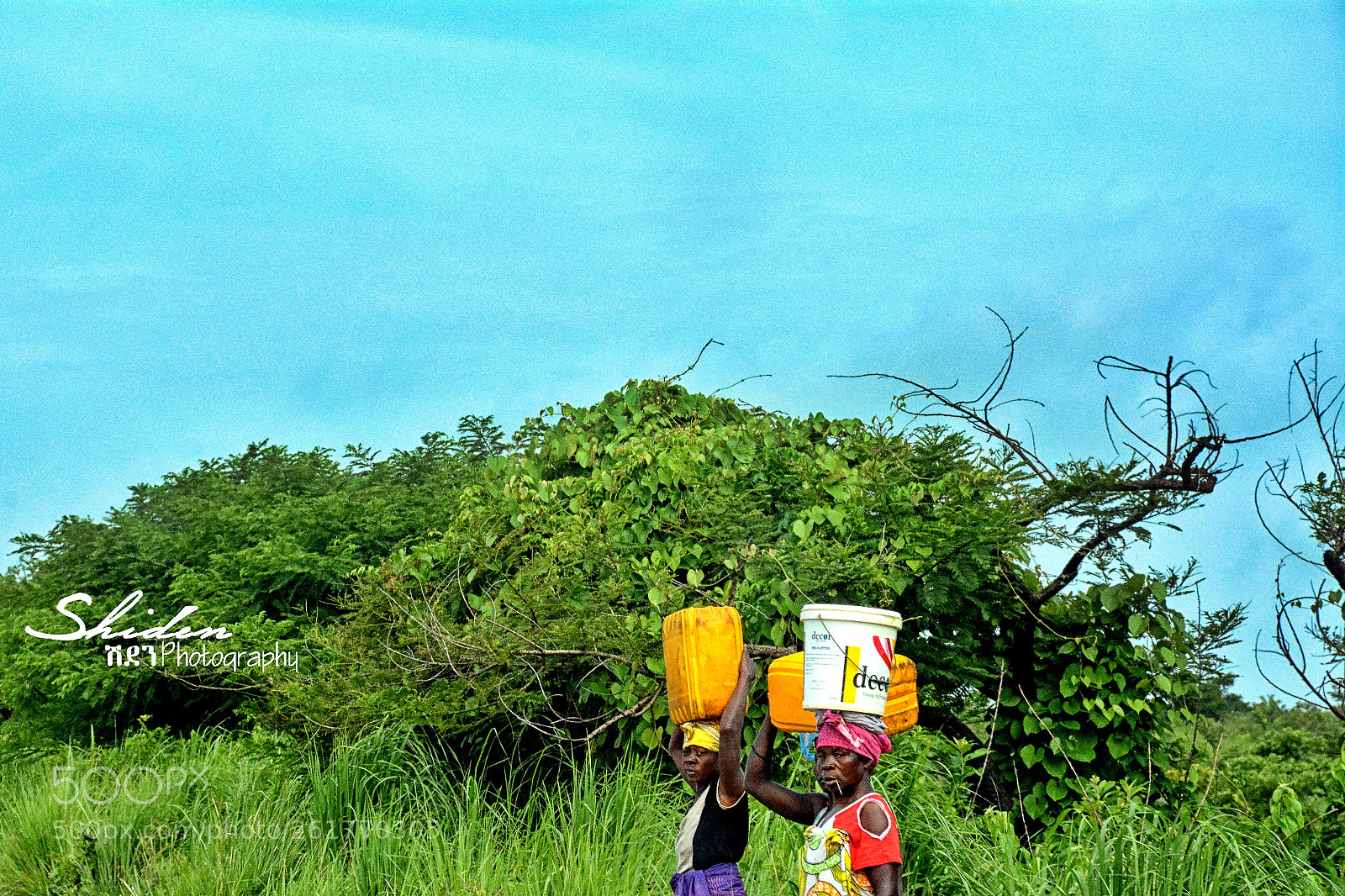Nikon D7100 sample photo. Fetching water ( malanje,angola ) photography