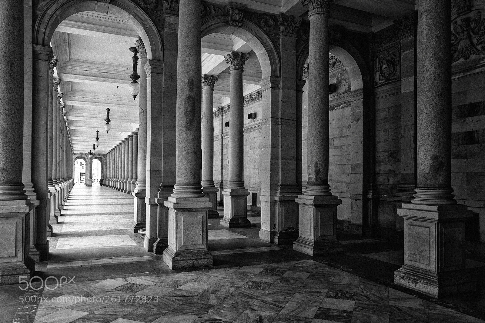 Leica Q (Typ 116) sample photo. El corredor de karlovy photography