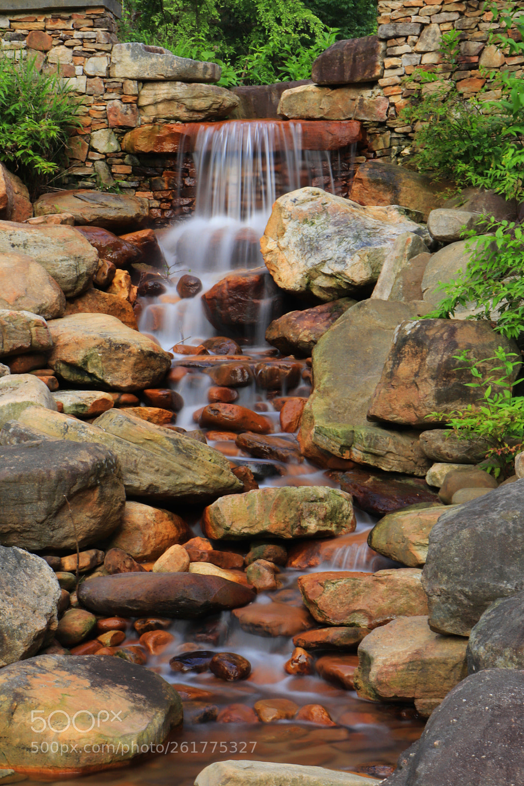 Canon EOS 200D (EOS Rebel SL2 / EOS Kiss X9) sample photo. Visitor center waterfall 2 photography