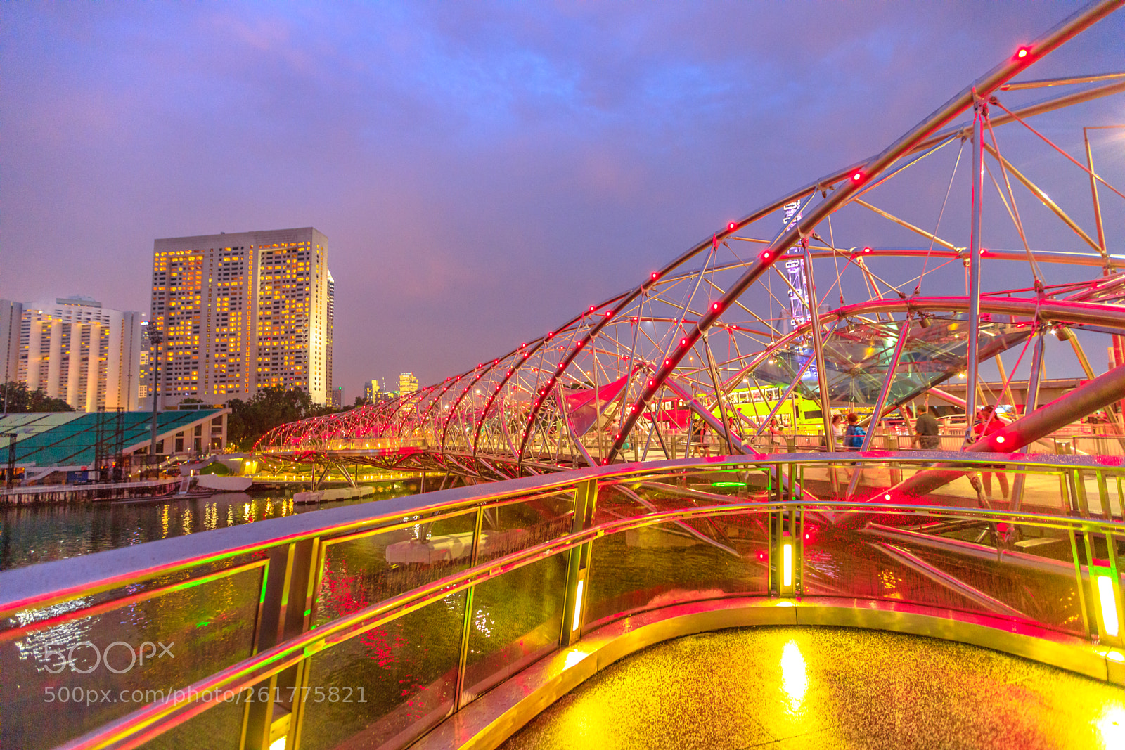 Canon EOS 5D Mark IV sample photo. Singapore pedestrian bridge photography