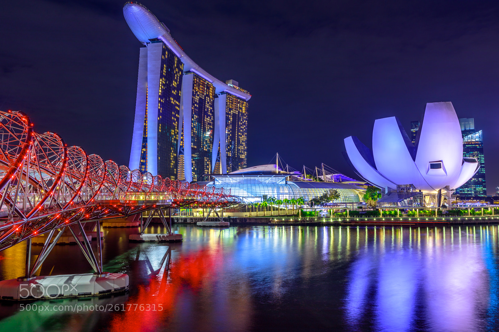 Canon EOS 5D Mark IV sample photo. Singapore skyline night photography
