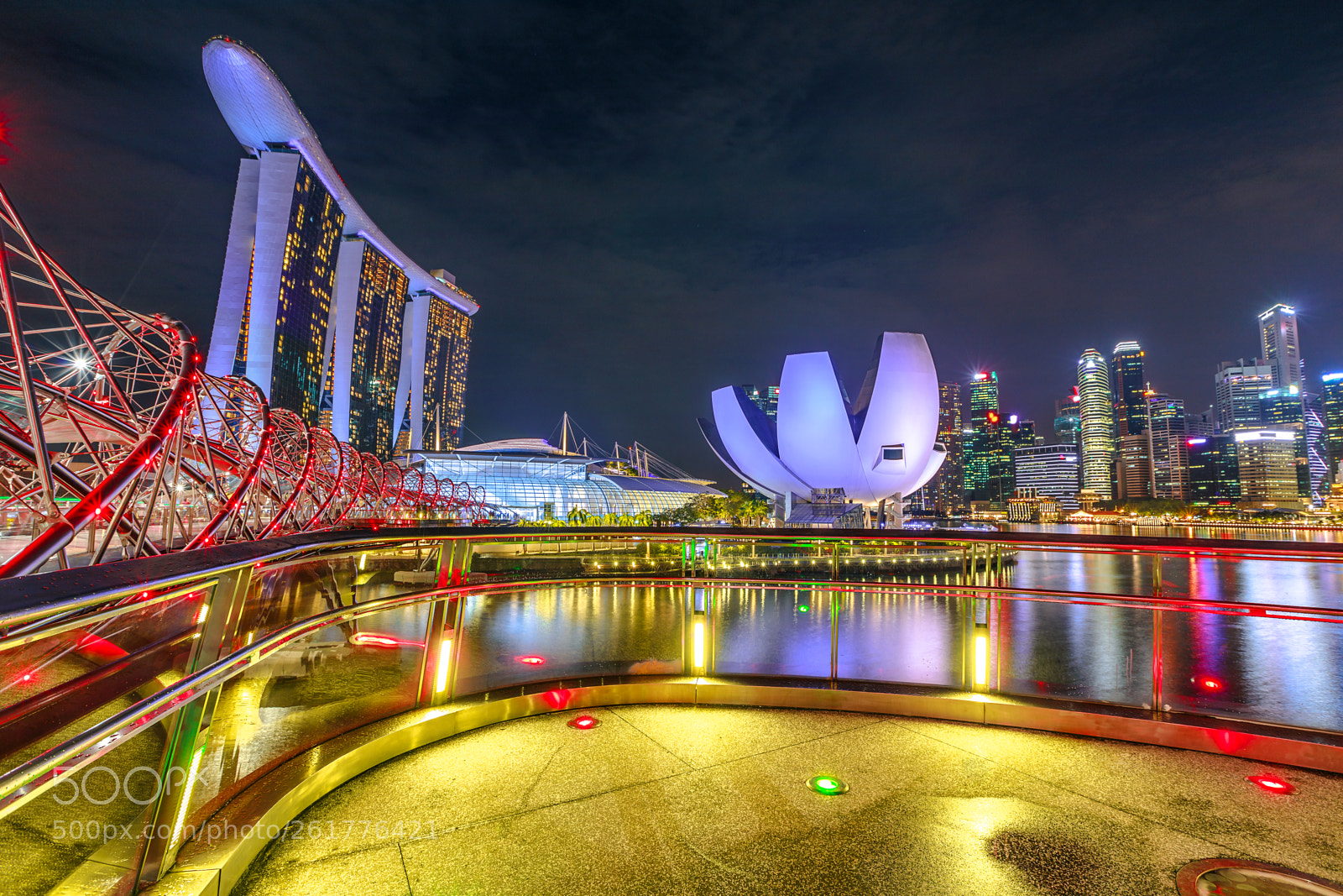 Canon EOS 5D Mark IV sample photo. Pedestrian bridge singapore photography