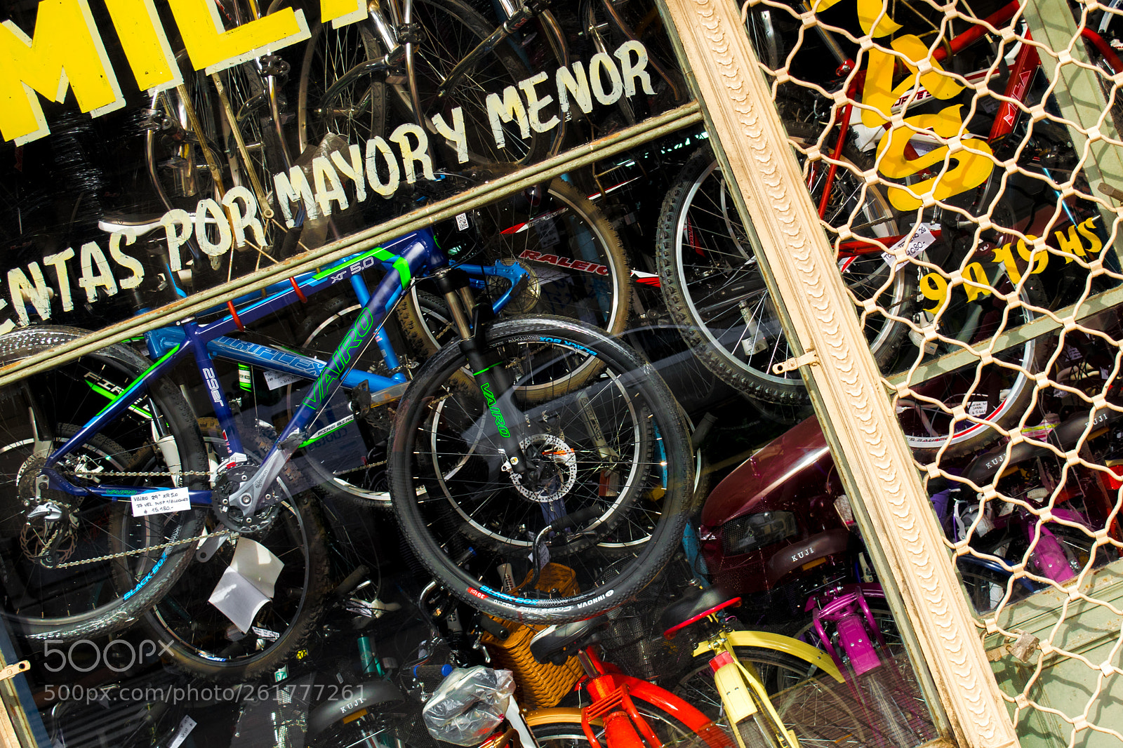 Nikon D3300 sample photo. Bicicletría de barrio photography
