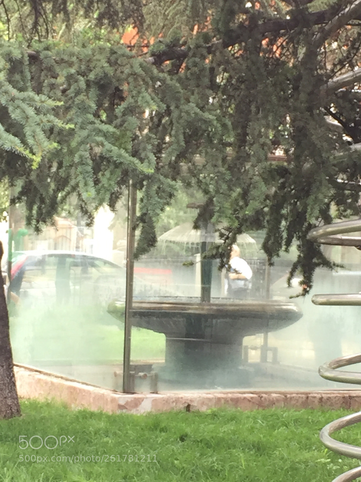 Apple iPhone 6 Plus sample photo. Fountain photography