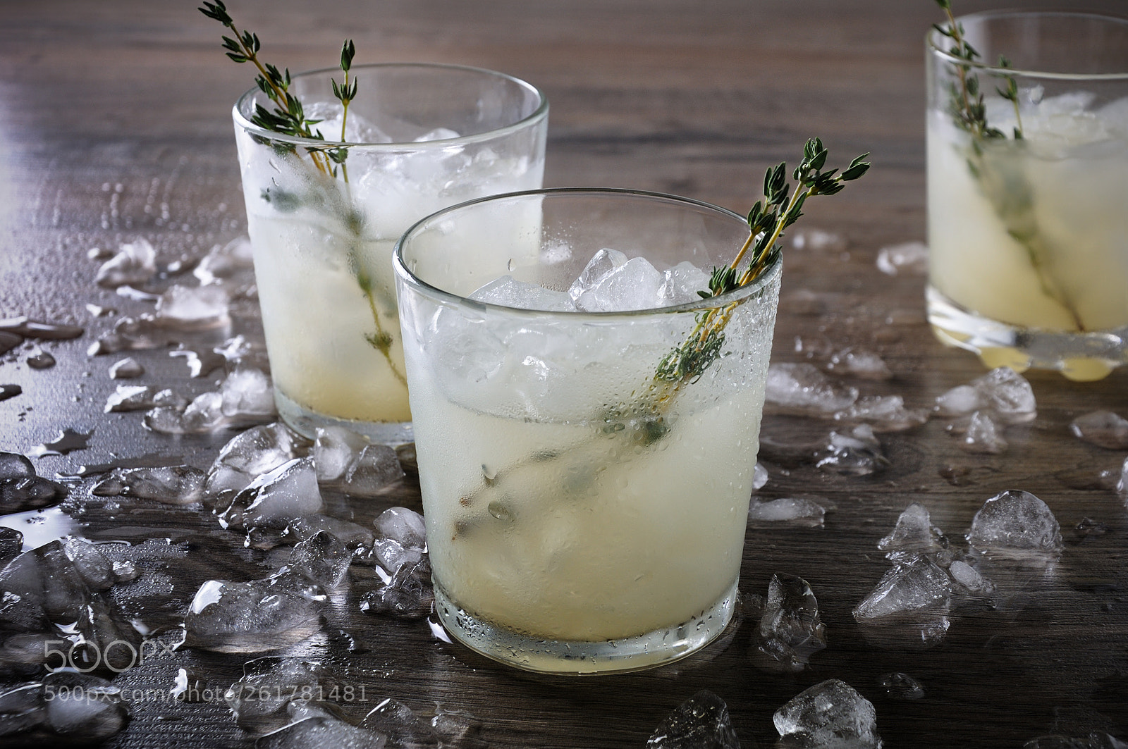 Nikon D90 sample photo. Cocktail-jin, lime juice and photography