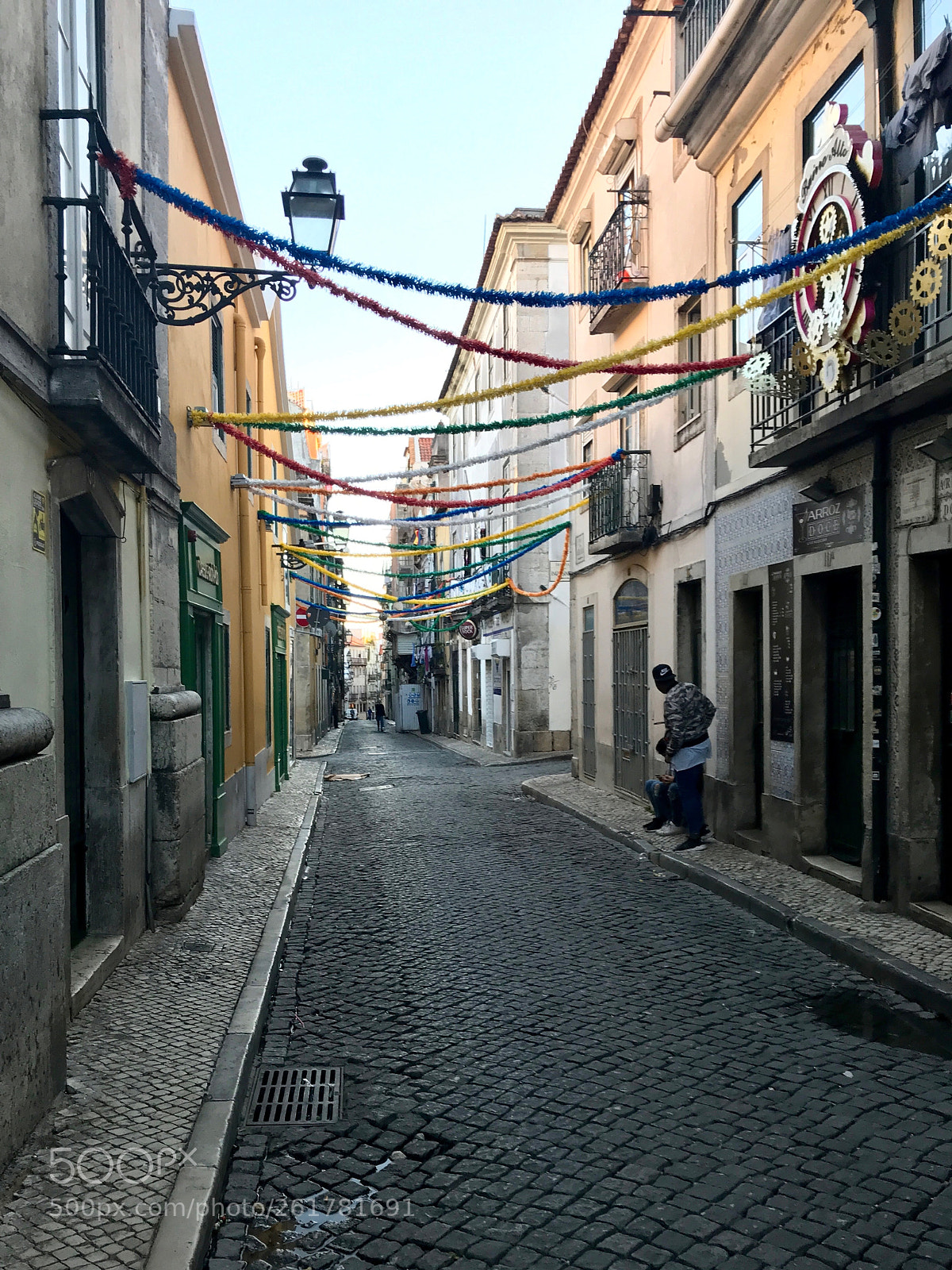 Apple iPhone 7 sample photo. Lisbon alley photography
