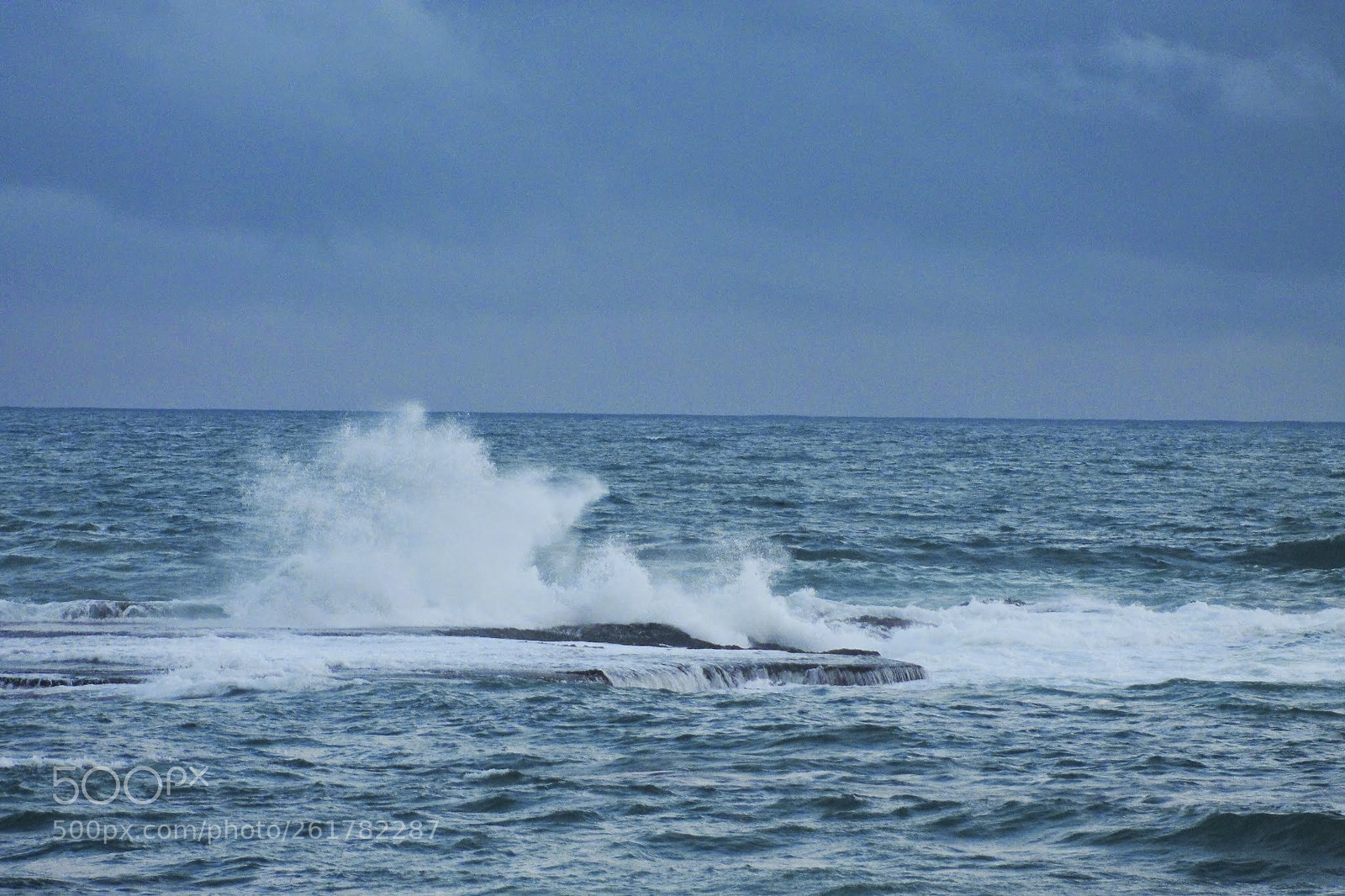 Canon EF 75-300mm f/4-5.6 USM sample photo. Ocean splash photography