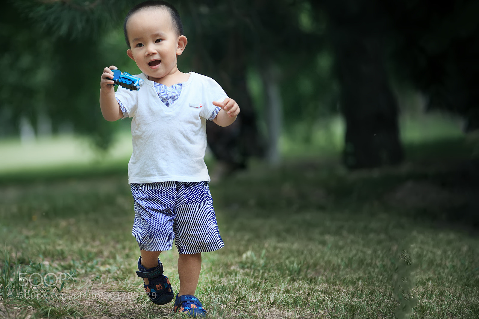 Canon EOS 5D Mark II sample photo. 儿童，2岁 photography