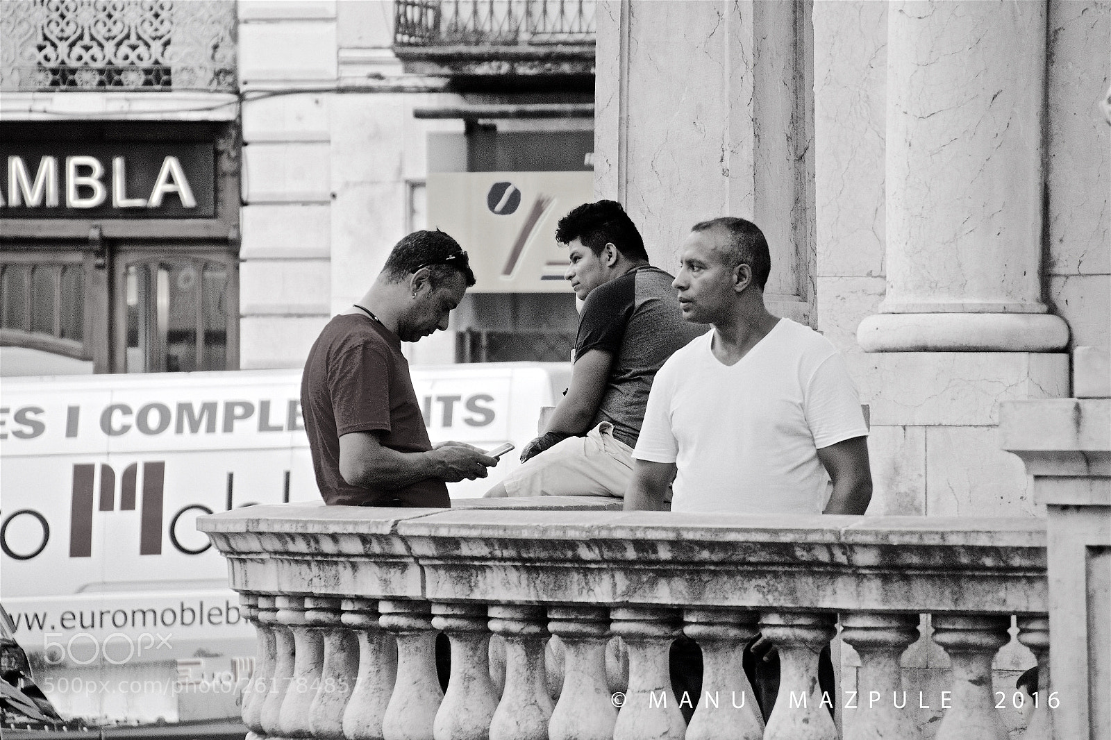 Canon EOS 70D sample photo. 157. people in girona. catalunya... photography