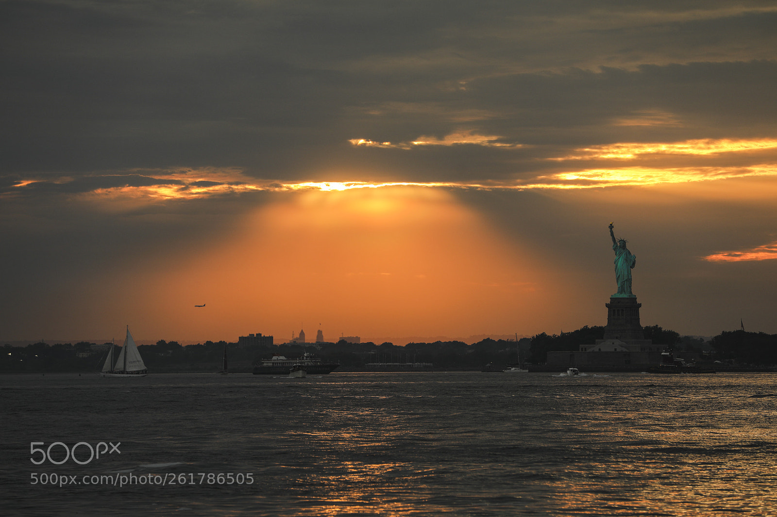 Canon EOS 5D Mark IV sample photo. Statue of liberty photography