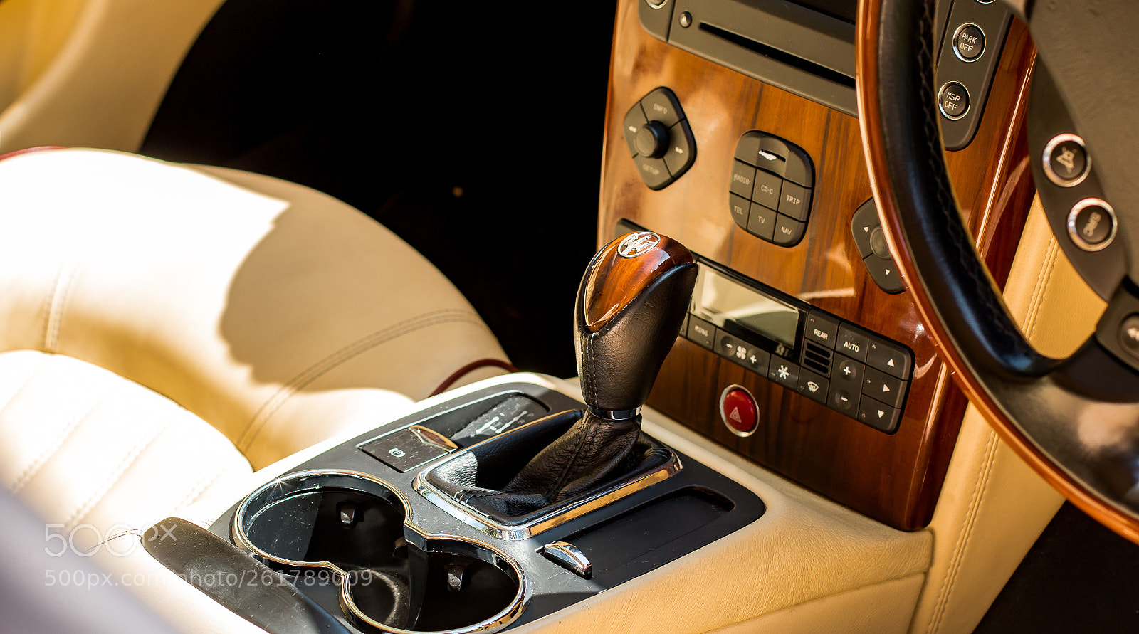 Canon EOS 70D sample photo. Maserati quattroporte photography