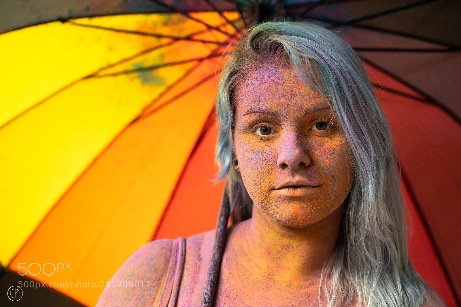 Canon EOS 5D Mark IV sample photo. Colorful woman with colorful photography