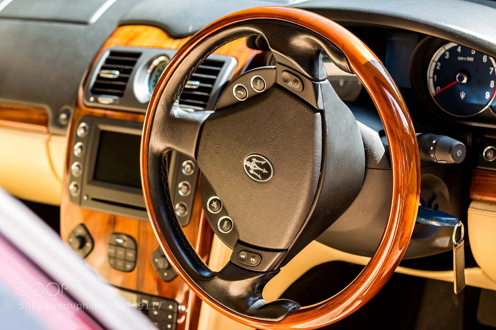 Canon EOS 70D sample photo. Maserati quattroporte photography