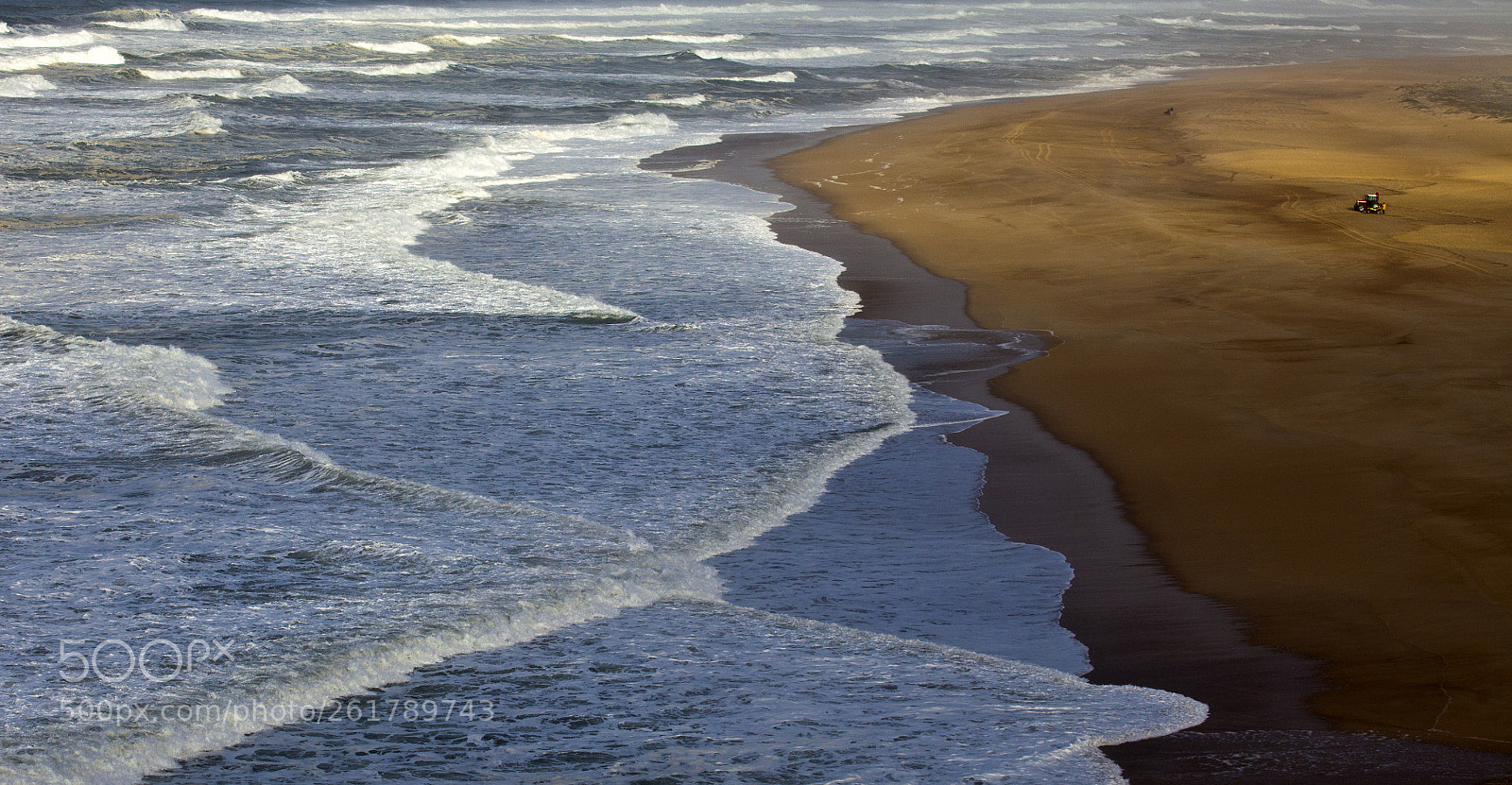 Canon EOS 5D Mark II sample photo. Two elements and a photography